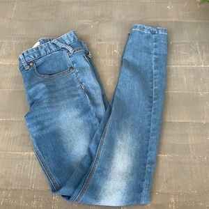 Free people light wash 5 pocket skinny Jean Sz 27